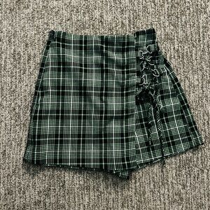 Grunge Skort green and black plaid Y2K